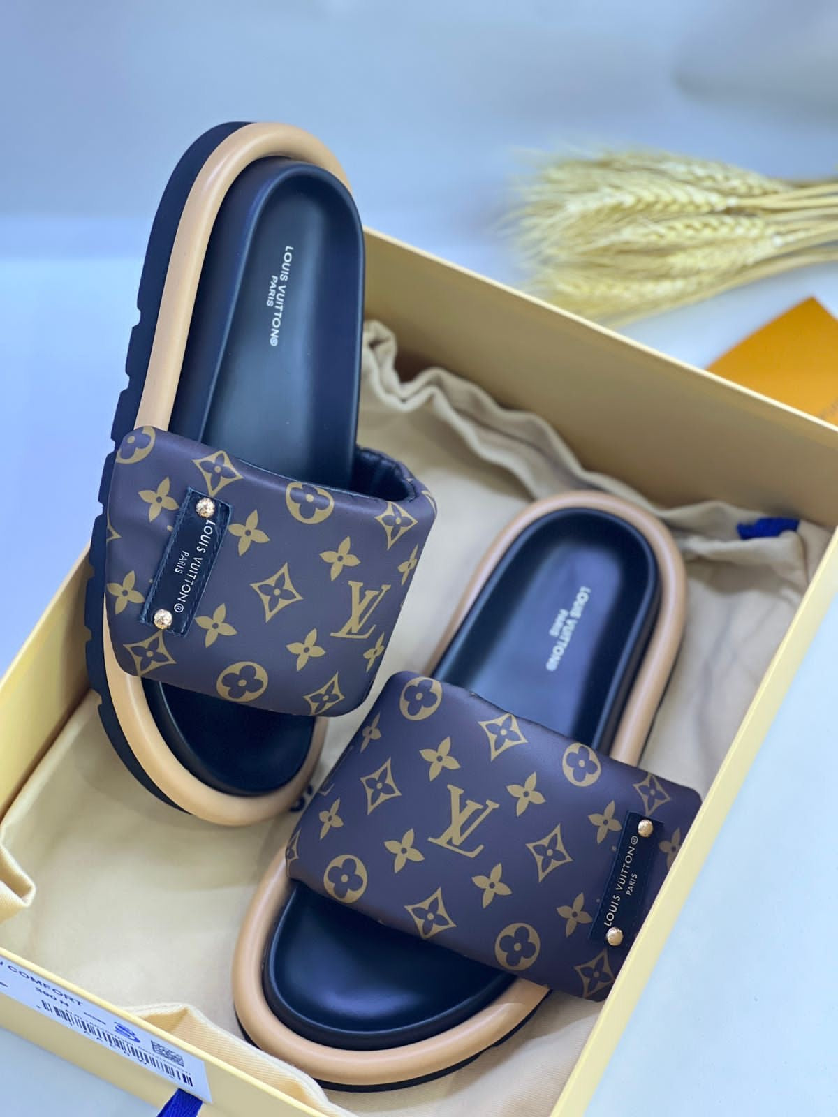 Mules monogram